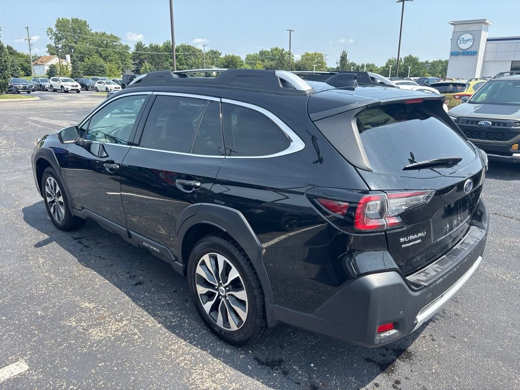 Used 2023 Subaru Outback Touring AWD/4WD image 5