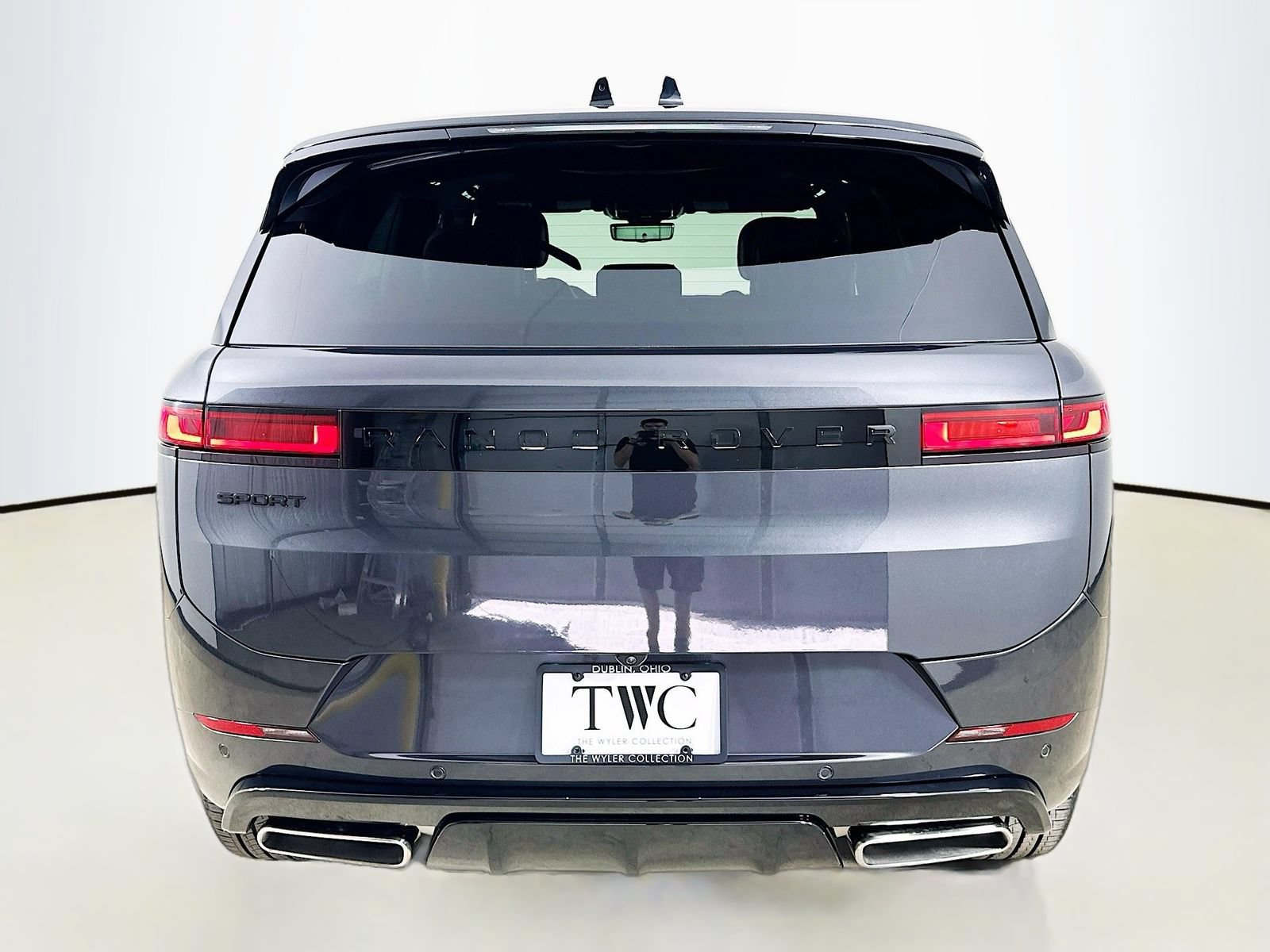 New 2026 Land Rover Range Rover Sport Dynamic SE AWD/4WD image 6