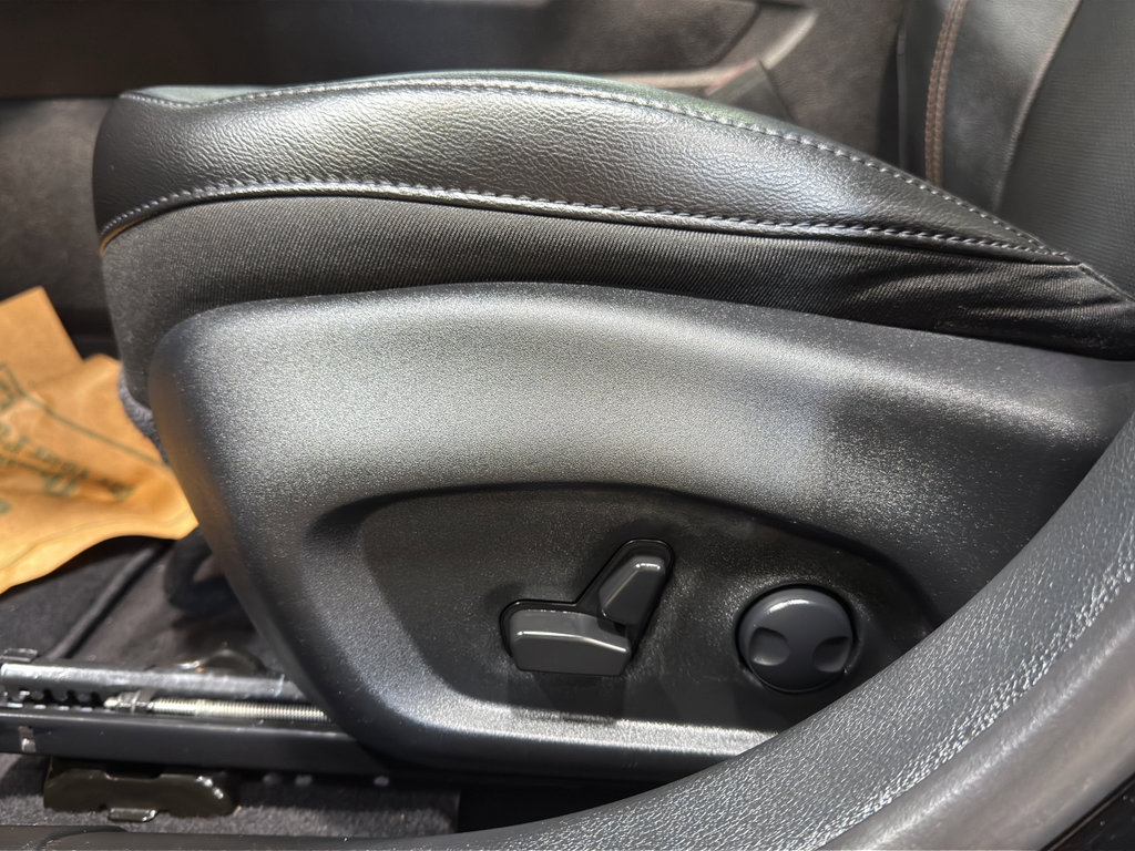 Used 2023 Jeep Compass Limited w/ Sun and Sound Group image 14