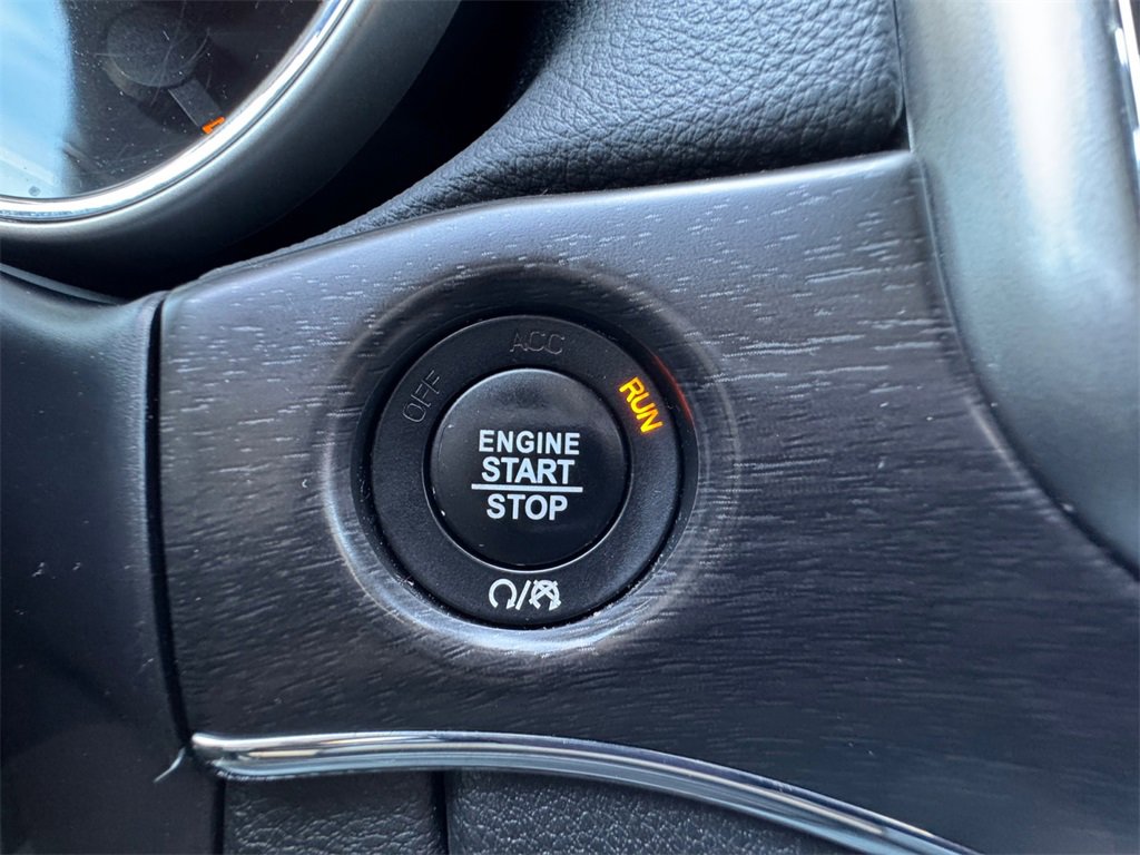 Used 2018 Jeep Grand Cherokee Limited image 25