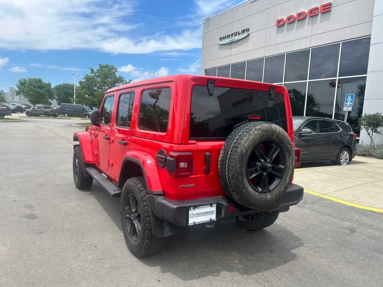 Used 2021 Jeep Wrangler Unlimited Sahara AWD/4WD image 5