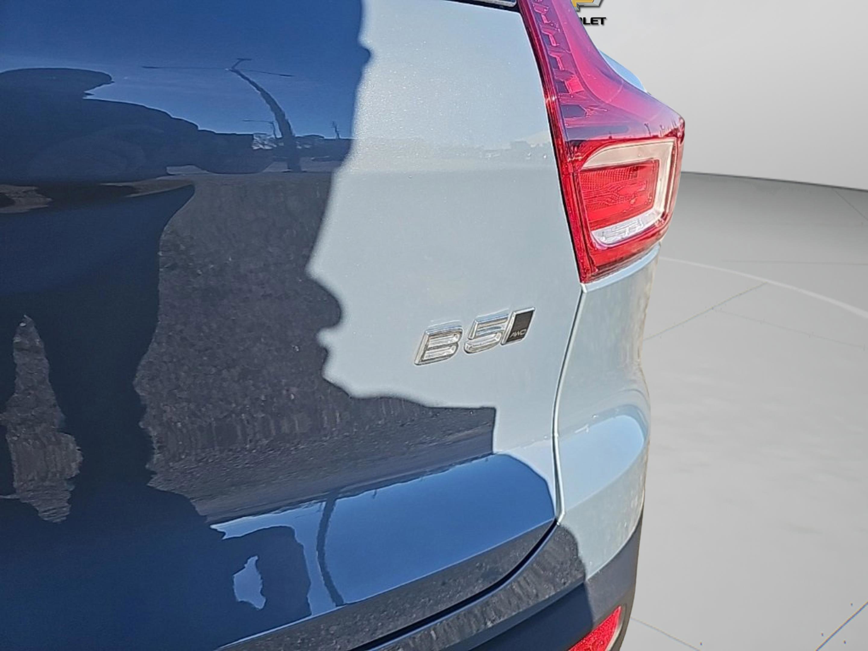 Used 2023 Volvo XC40 B5 Plus w/ Protection Package Premier image 16