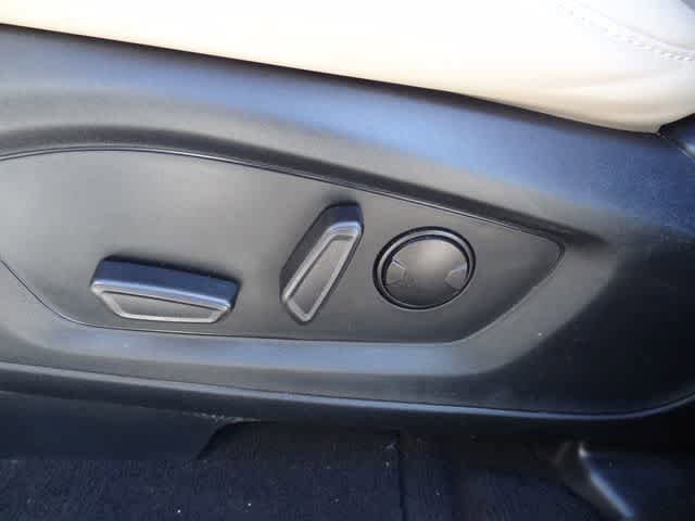 Used 2023 Ford Explorer XLT w/ Equipment Group 202A image 7