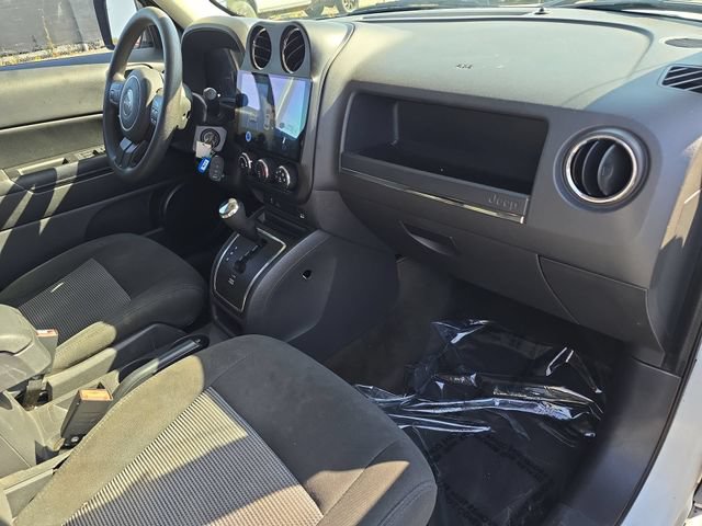 Used 2017 Jeep Patriot Sport w/ Power Value Group FWD image 32