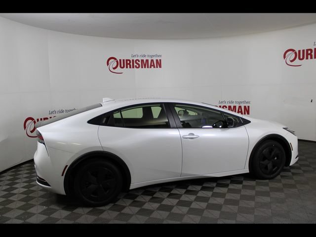 Used 2025 Toyota Prius LE FWD image 10