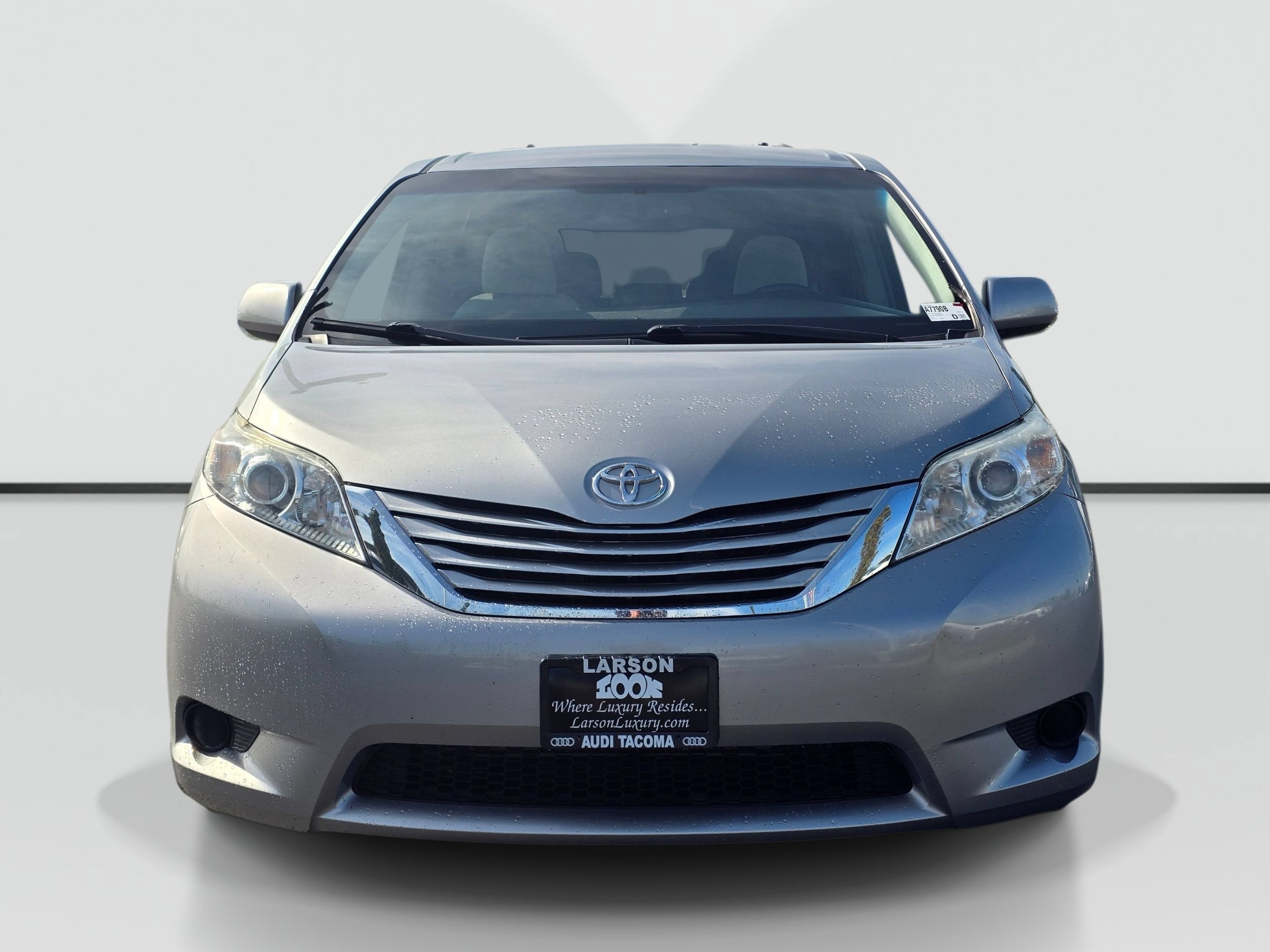 Used 2017 Toyota Sienna LE FWD image 8
