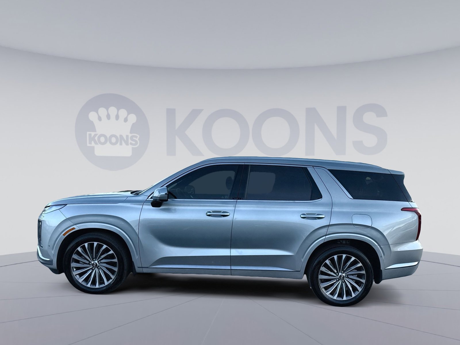 Used 2025 Hyundai Palisade Calligraphy FWD image 2