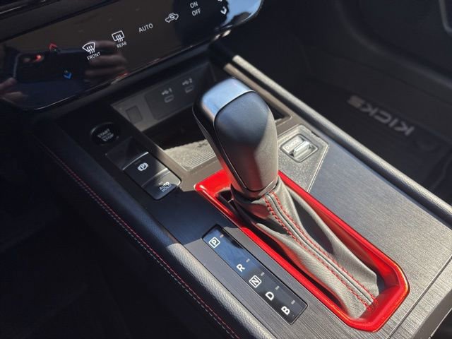 Used 2025 Nissan Kicks SR image 34