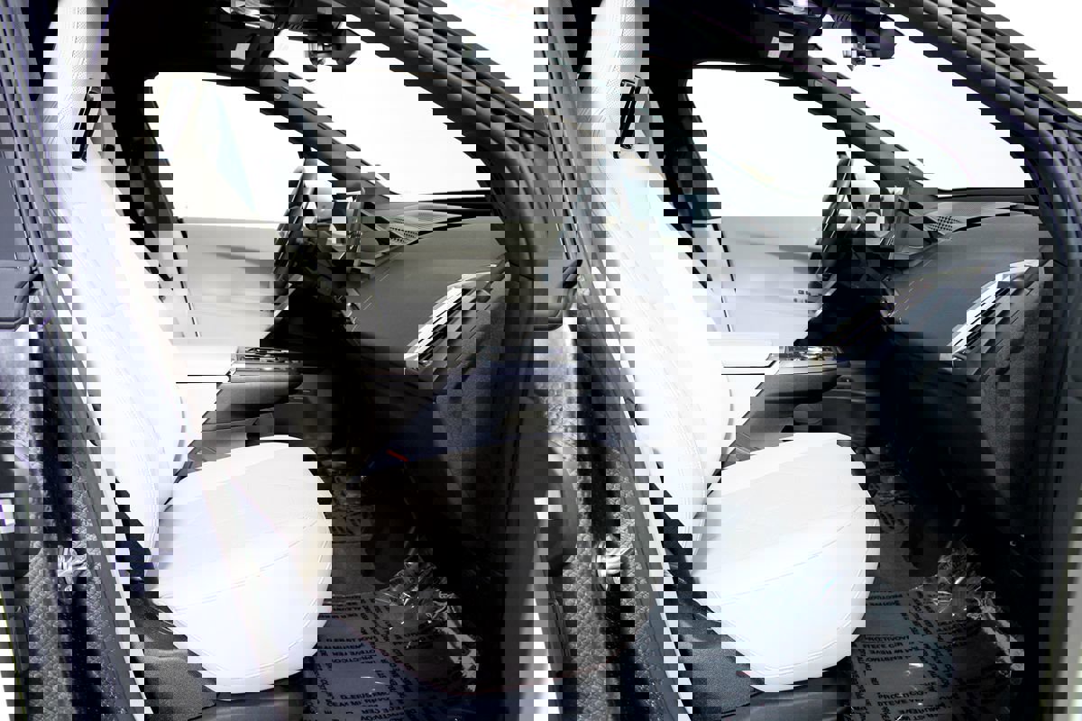 Used 2023 BMW iX xDrive50 w/ Sport Package image 25