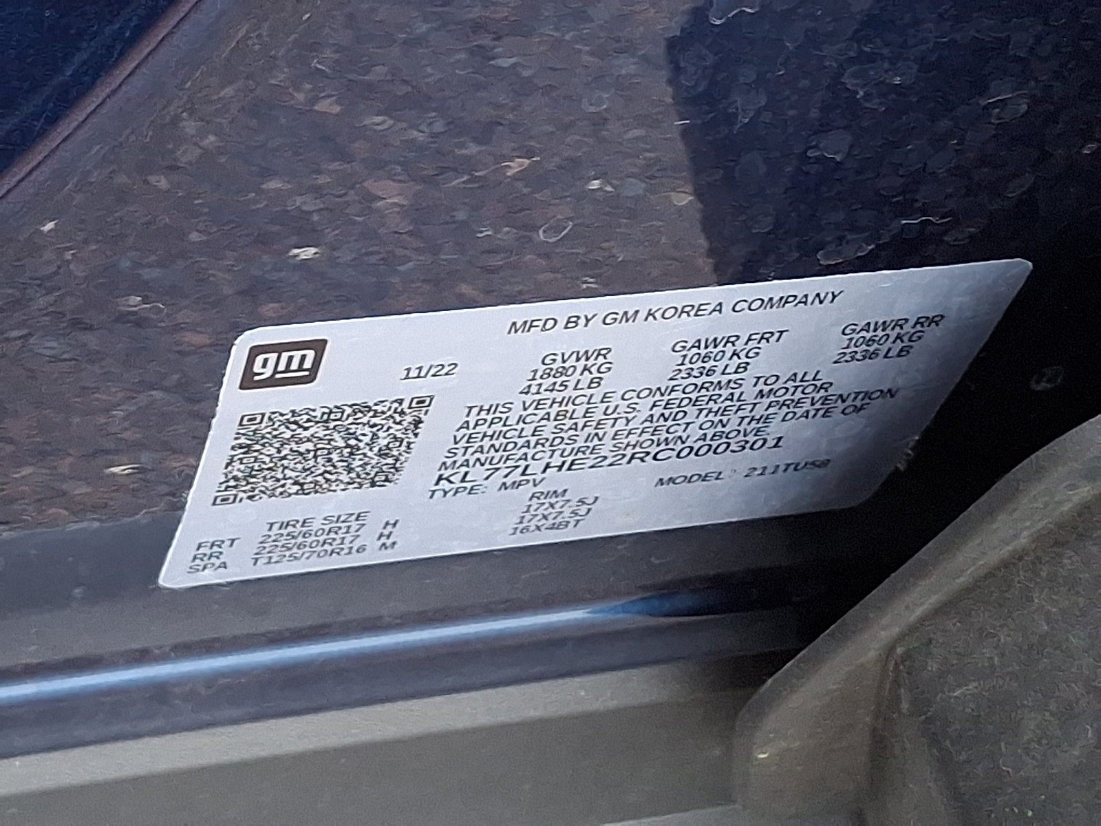 Used 2024 Chevrolet Trax LT w/ Sunroof Package FWD image 25