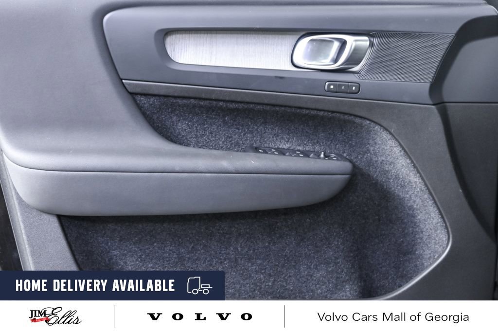Certified 2023 Volvo XC40 B5 Plus w/ Protection Package Premier image 8