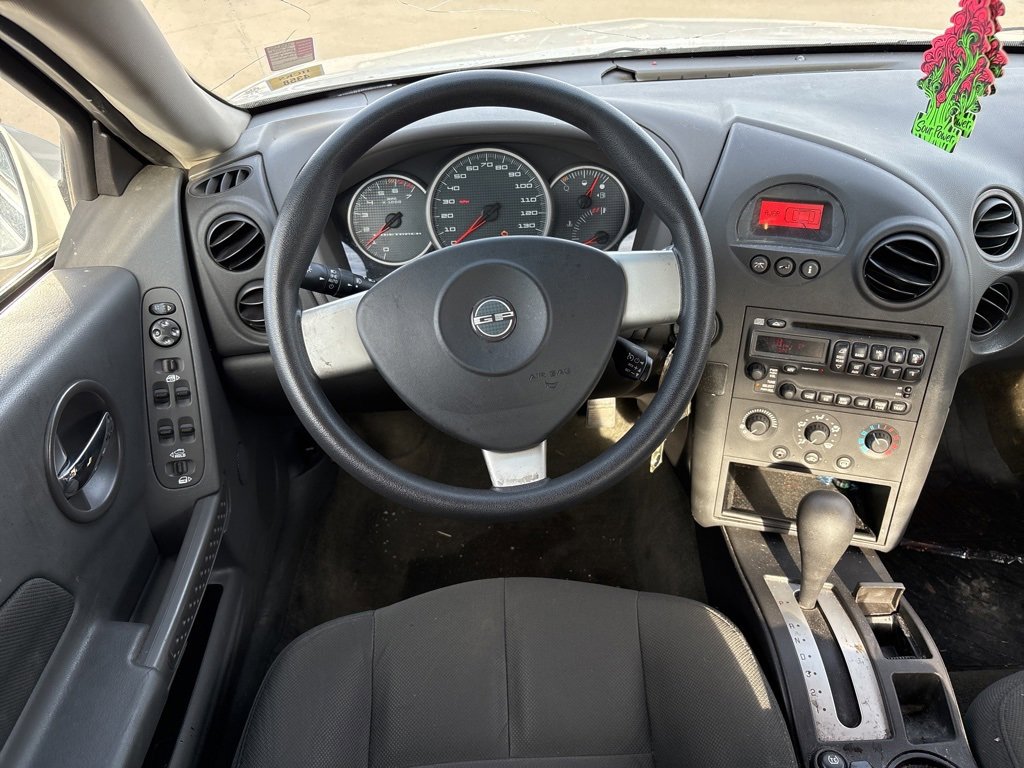 Used 2004 Pontiac Grand Prix GT w/ Drivers Package image 9