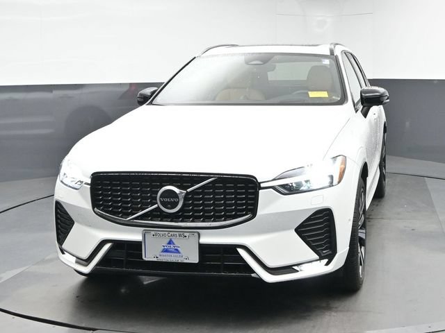 Used 2023 Volvo XC60 B5 Ultimate AWD/4WD image 3