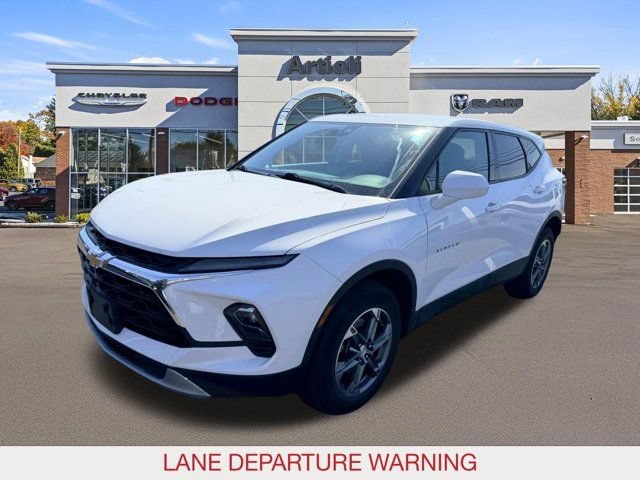 Used 2025 Chevrolet Blazer LT AWD/4WD image 4