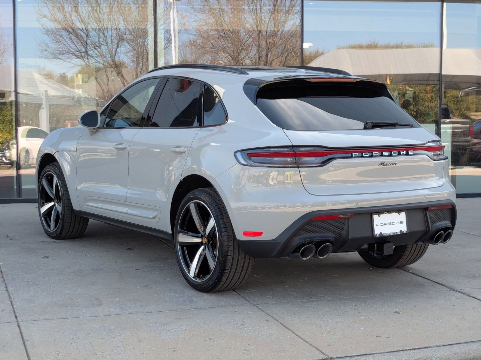 New 2026 Porsche Macan image 3