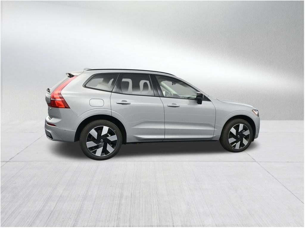 New 2025 Volvo XC60 T8 Plus w/ Protection Package Premier AWD/4WD image 6