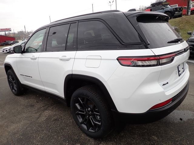New 2025 Jeep Grand Cherokee Limited w/ MOPAR Finishing Package AWD/4WD image 3