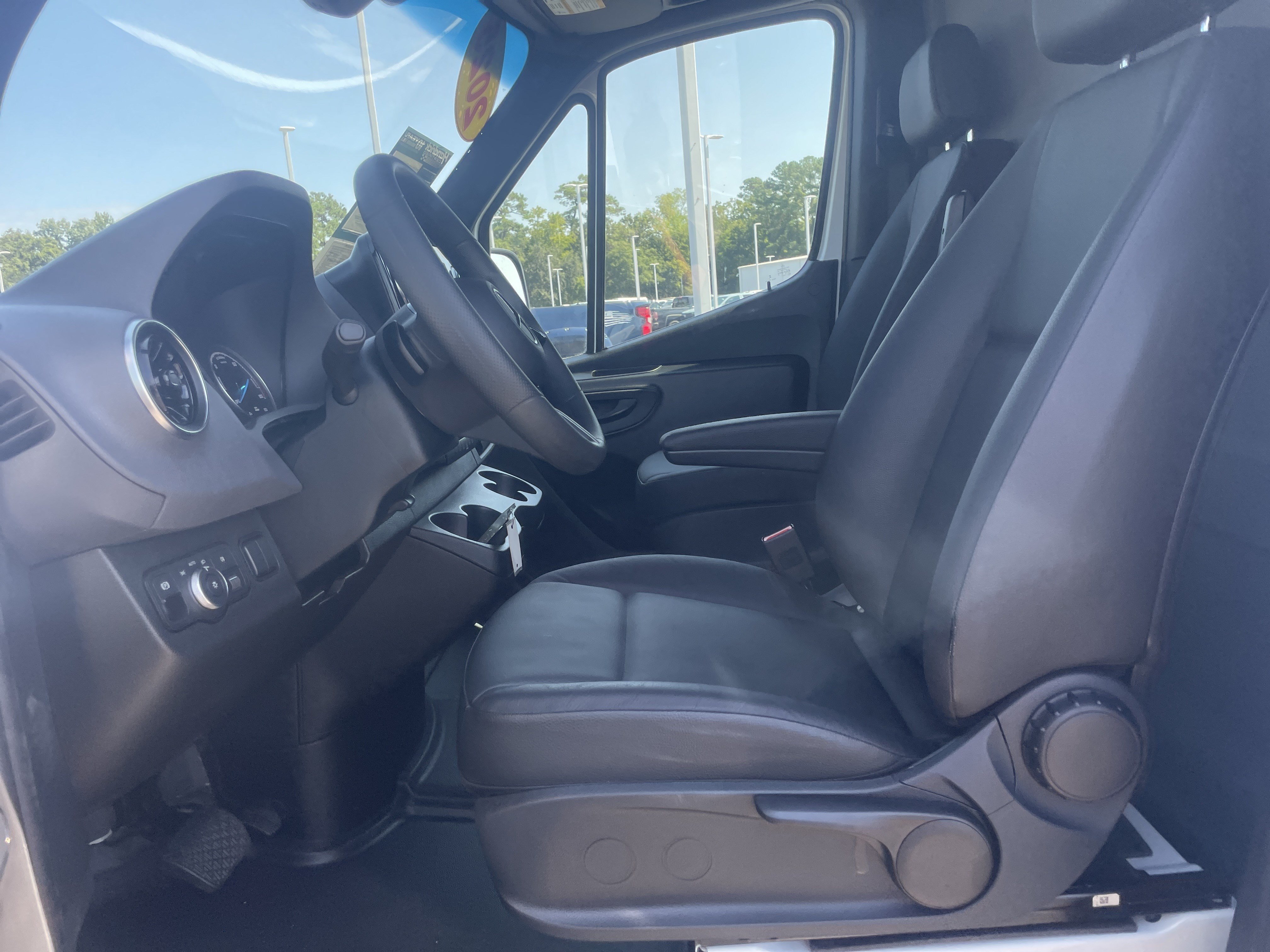 Used 2025 Mercedes-Benz eSprinter 170 Cargo image 15