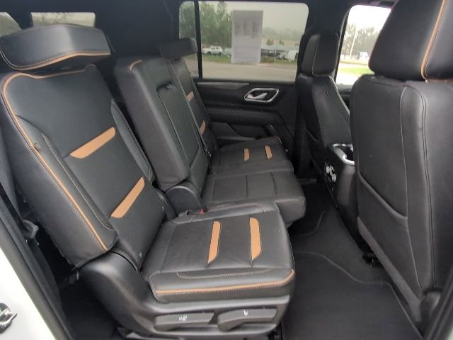 Used 2023 GMC Yukon XL AT4 w/ AT4 Premium Plus Package AWD/4WD image 30