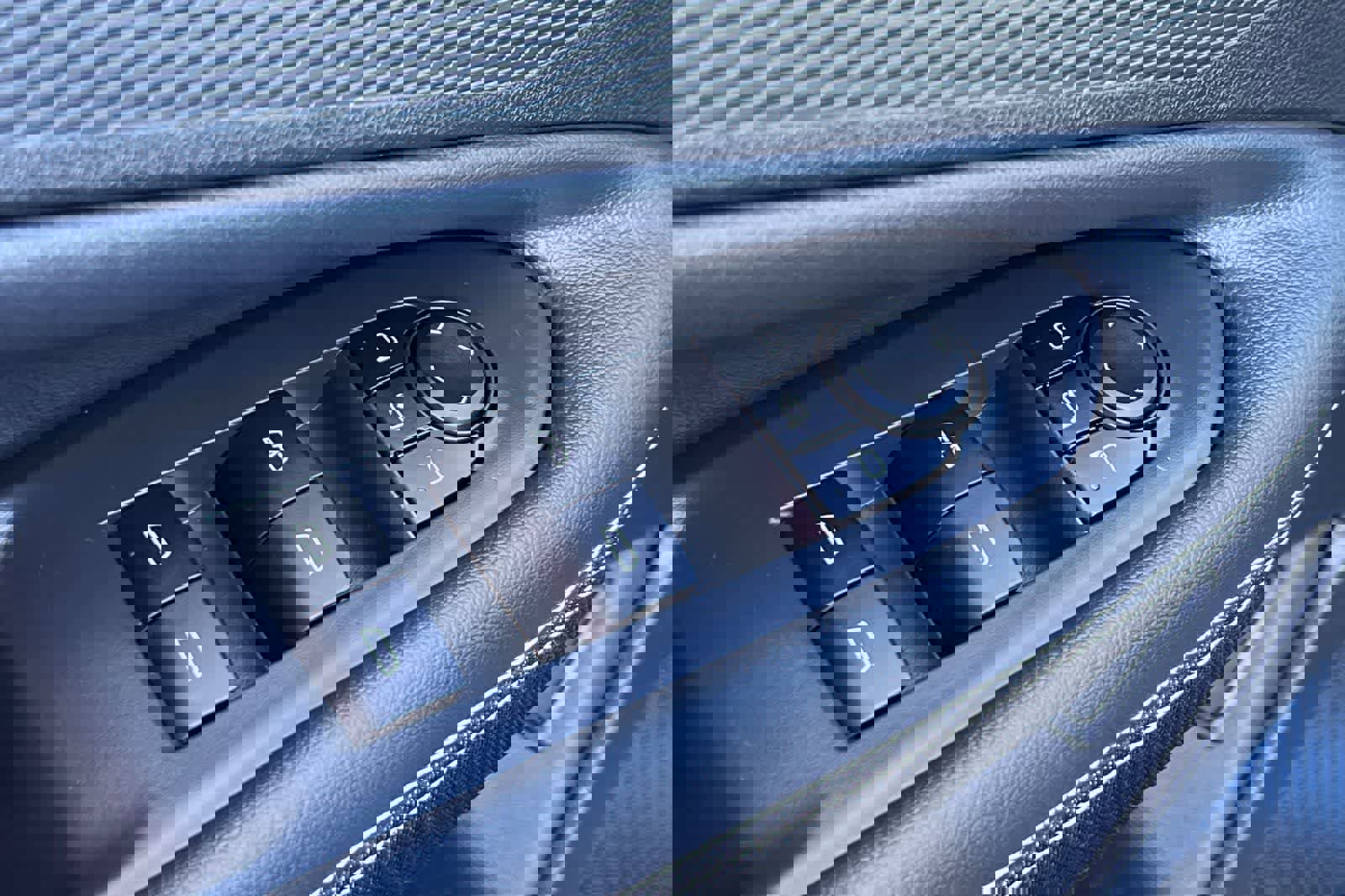 Used 2025 Chevrolet Blazer EV LT image 14