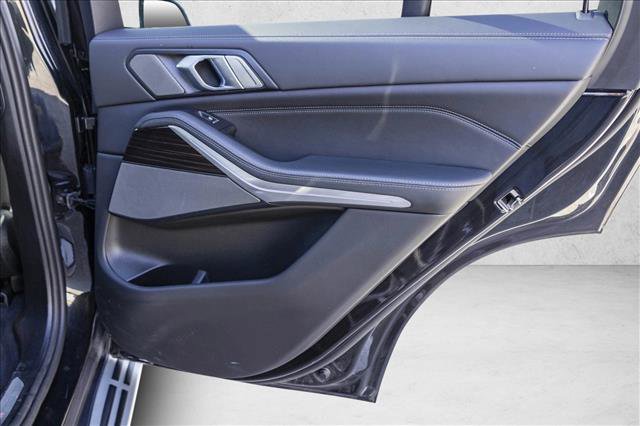 Used 2025 BMW X5 xDrive50e image 27