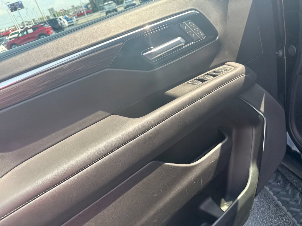 Used 2025 Chevrolet Tahoe Z71 AWD/4WD image 24