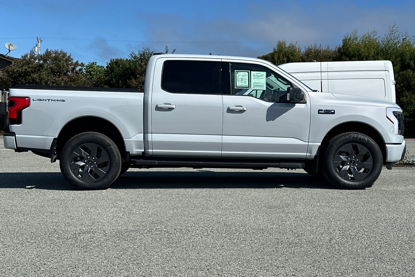 Used 2025 Ford F150 Lightning Flash AWD/4WD image 6