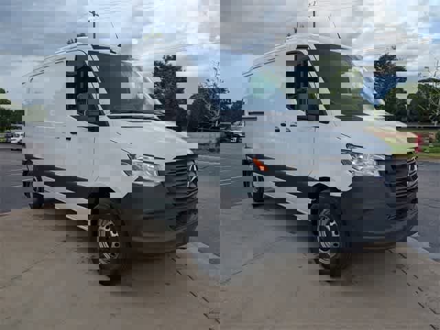 Used 2025 Mercedes-Benz Sprinter 2500 image 10