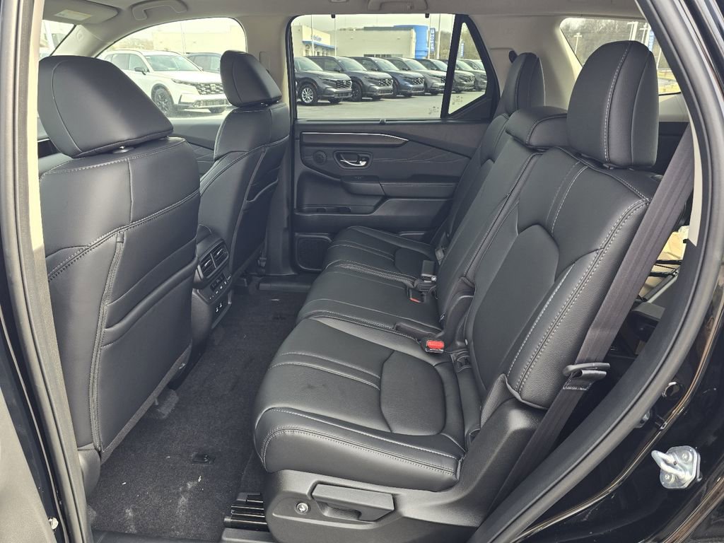 New 2026 Honda Pilot Touring image 11