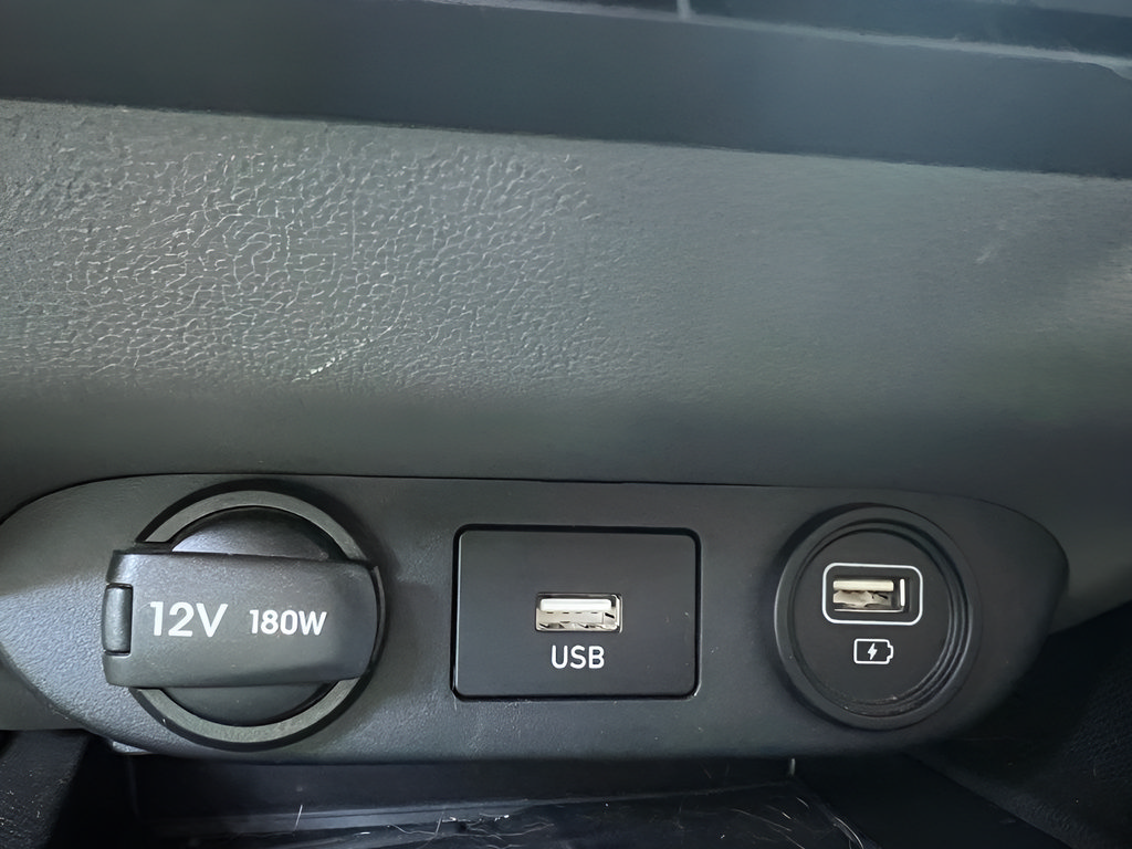 Used 2023 Hyundai Elantra SEL w/ Convenience Package FWD image 30