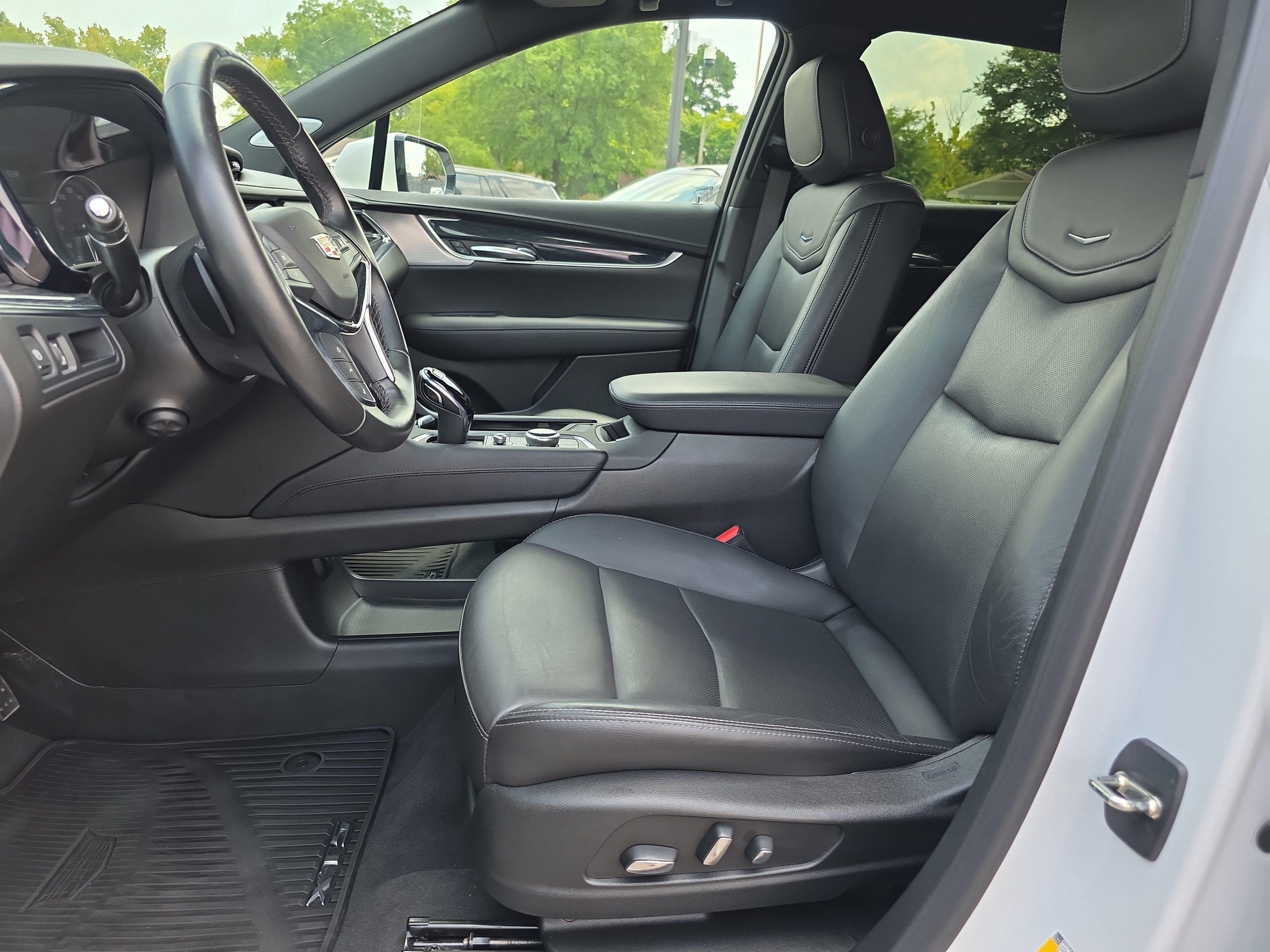 Used 2023 Cadillac XT5 Premium Luxury AWD/4WD image 10