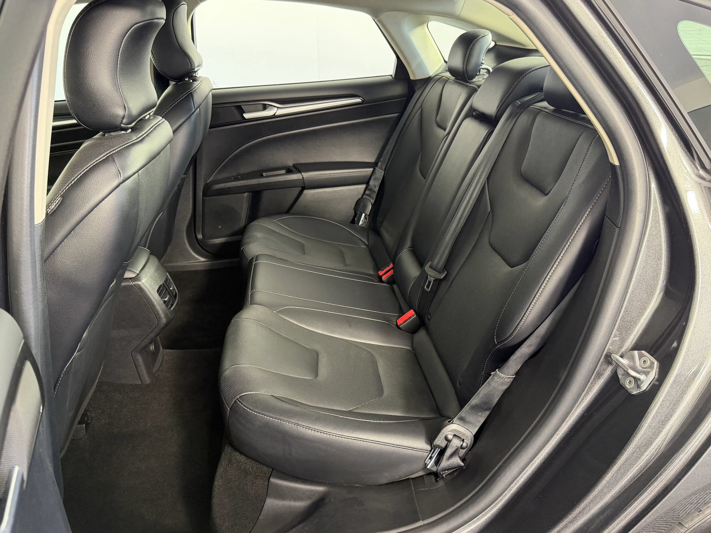 Used 2019 Ford Fusion Titanium FWD image 37