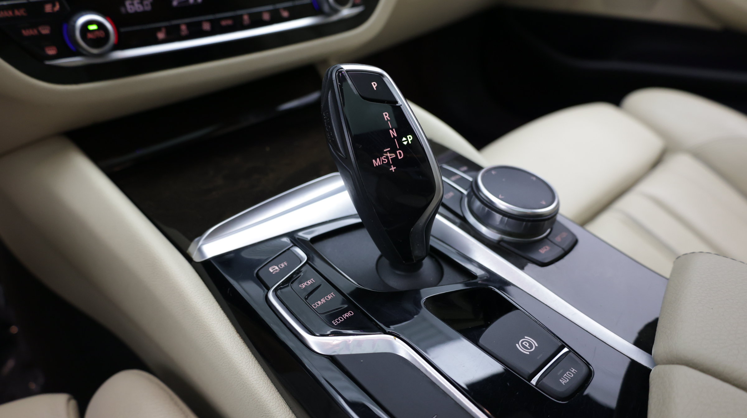 Used 2017 BMW 530i RWD image 18