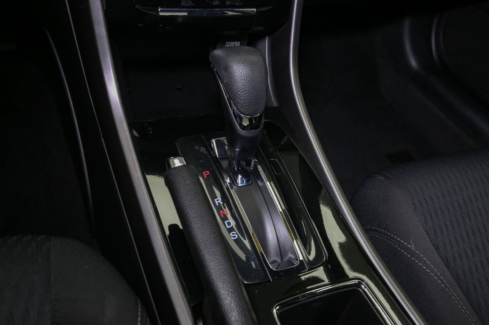 Used 2016 Honda Accord EX image 32