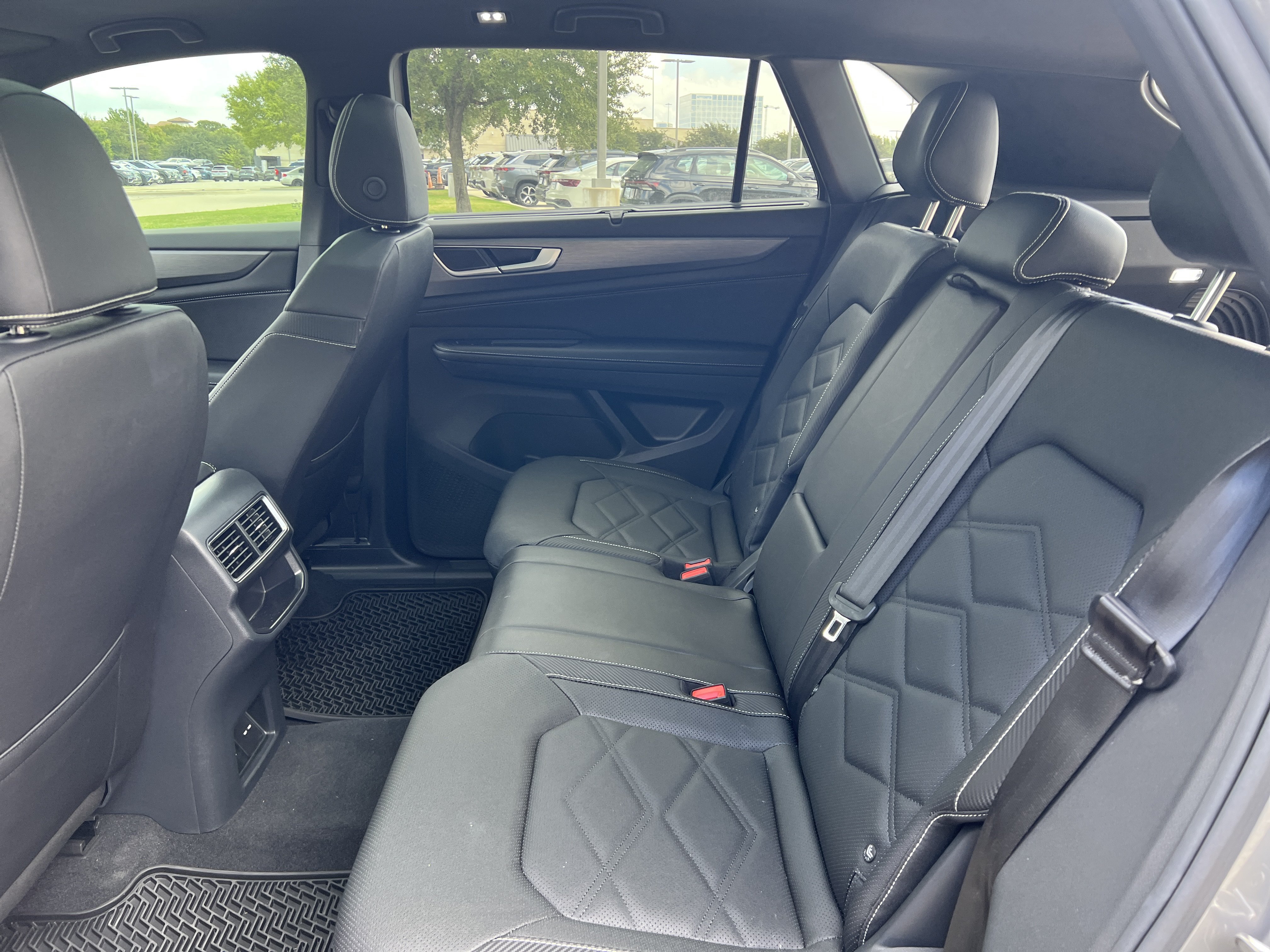 Certified 2026 Volkswagen Atlas Cross Sport SE FWD image 27