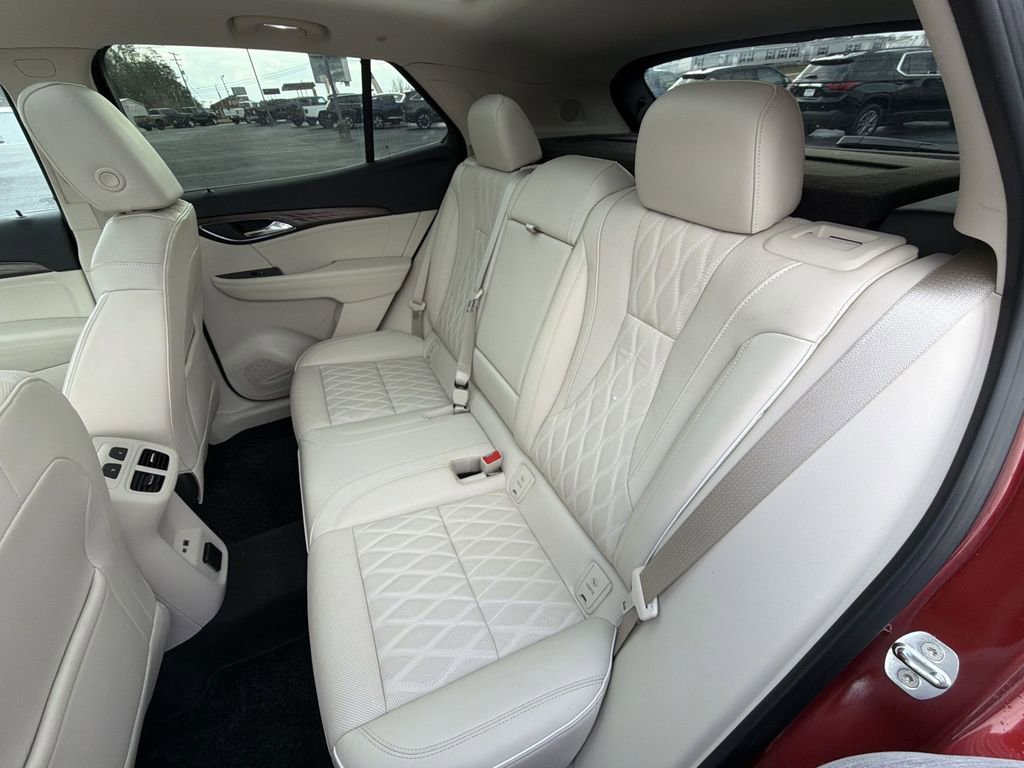 Used 2023 Buick Envision Avenir image 29