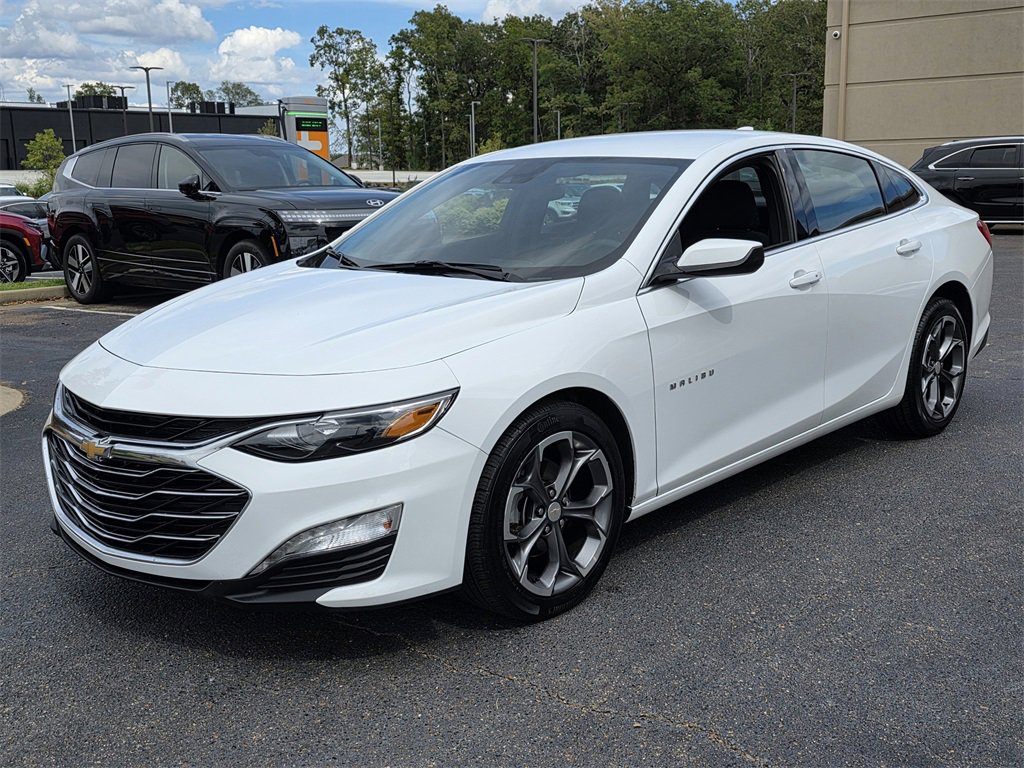 Used 2024 Chevrolet Malibu LT image 3