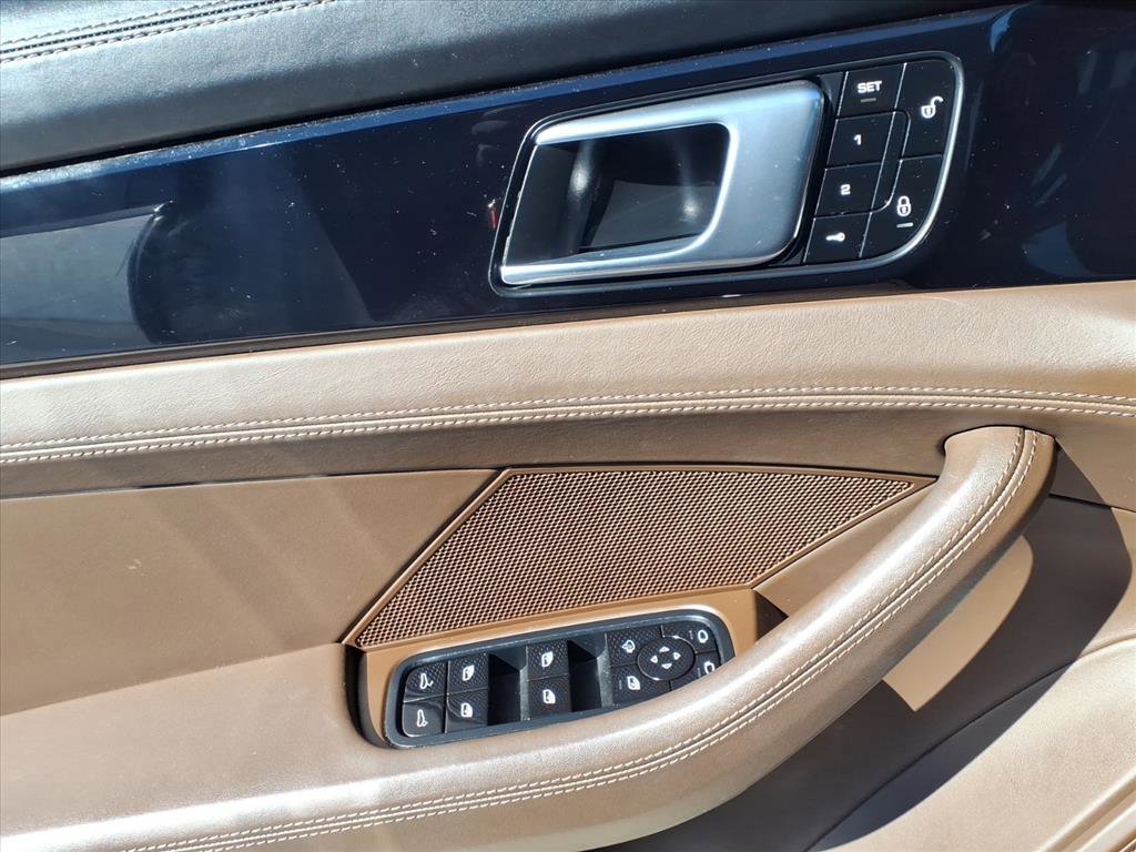 Used 2017 Porsche Panamera Turbo image 15