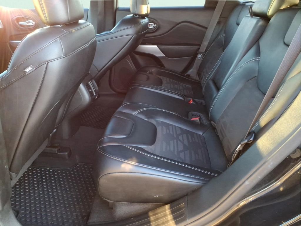 Used 2022 Jeep Cherokee Latitude w/ Sun & Sound Group image 13