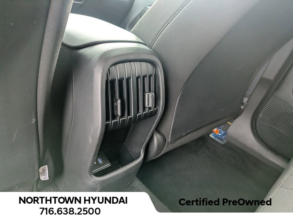 Used 2025 Hyundai Kona SEL image 34
