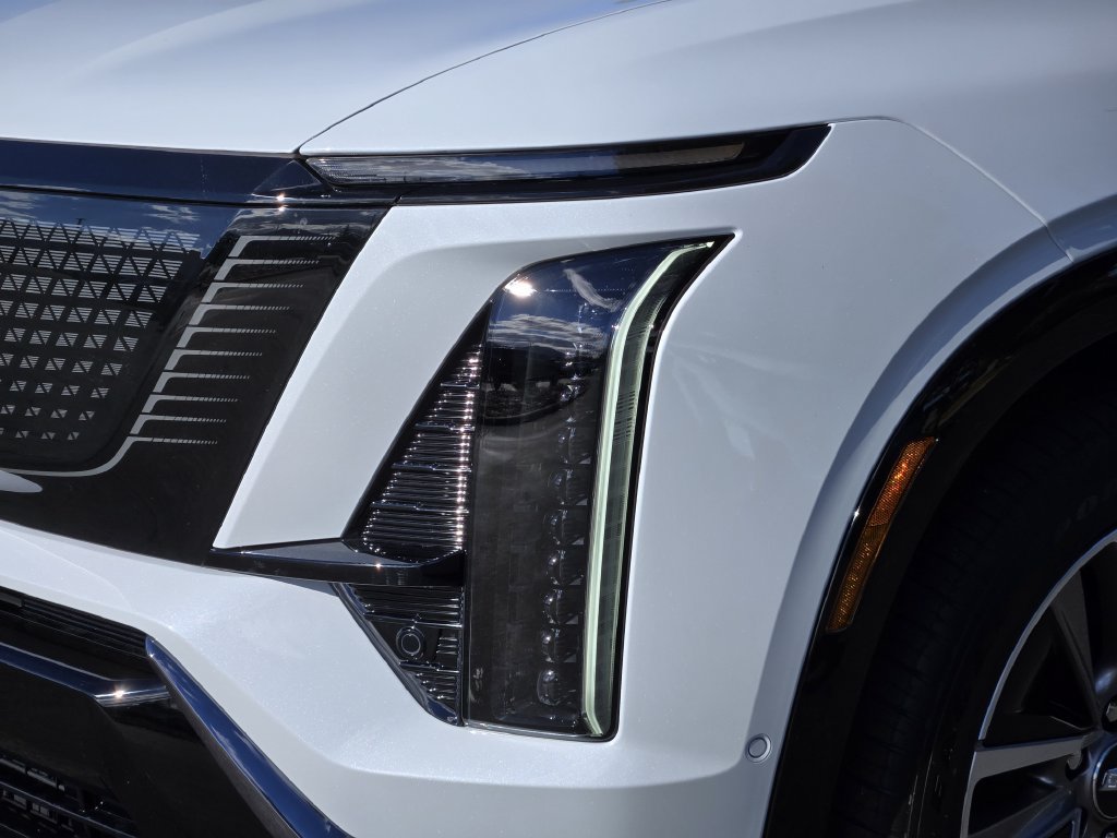 New 2027 Cadillac Vistiq Sport w/ LPO, Trailering Package AWD/4WD image 5