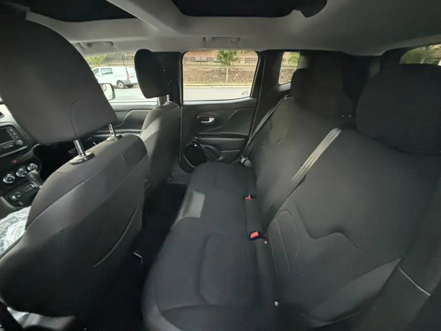 Used 2017 Jeep Renegade Altitude image 21
