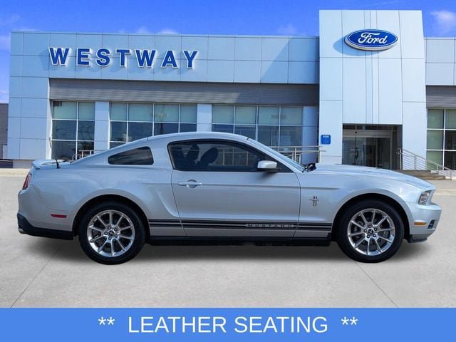 Used 2010 Ford Mustang Coupe RWD video 2