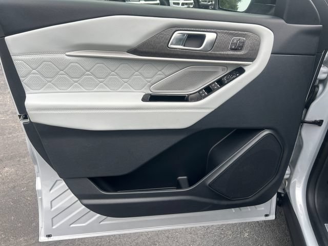 New 2026 Ford Explorer Platinum w/ LUX Leather Package AWD/4WD image 10