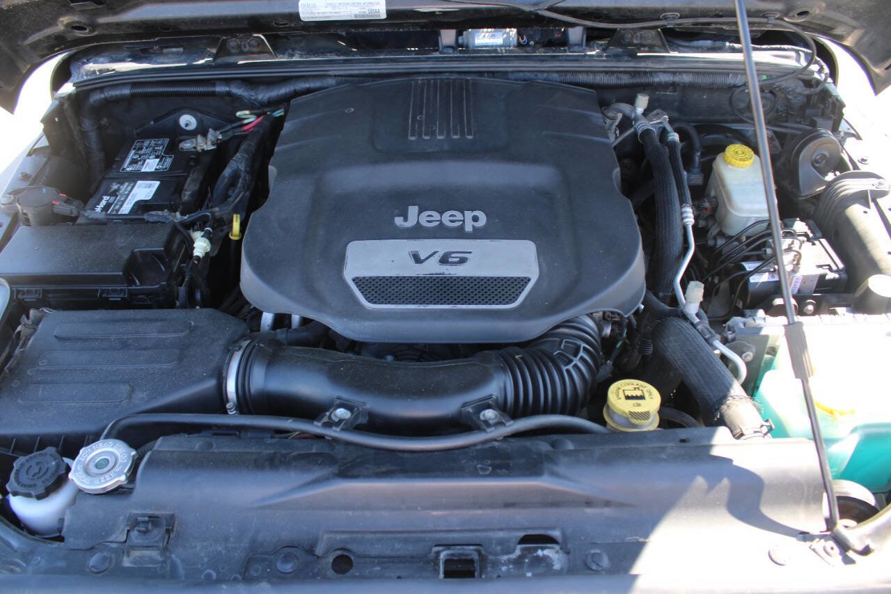 Used 2016 Jeep Wrangler Unlimited Sport AWD/4WD image 17