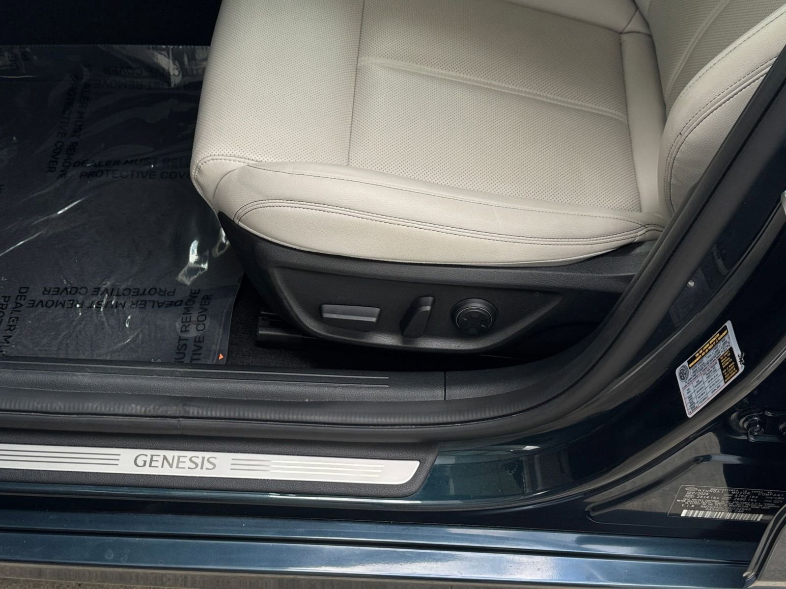 Used 2025 Genesis G70 2.5T image 23