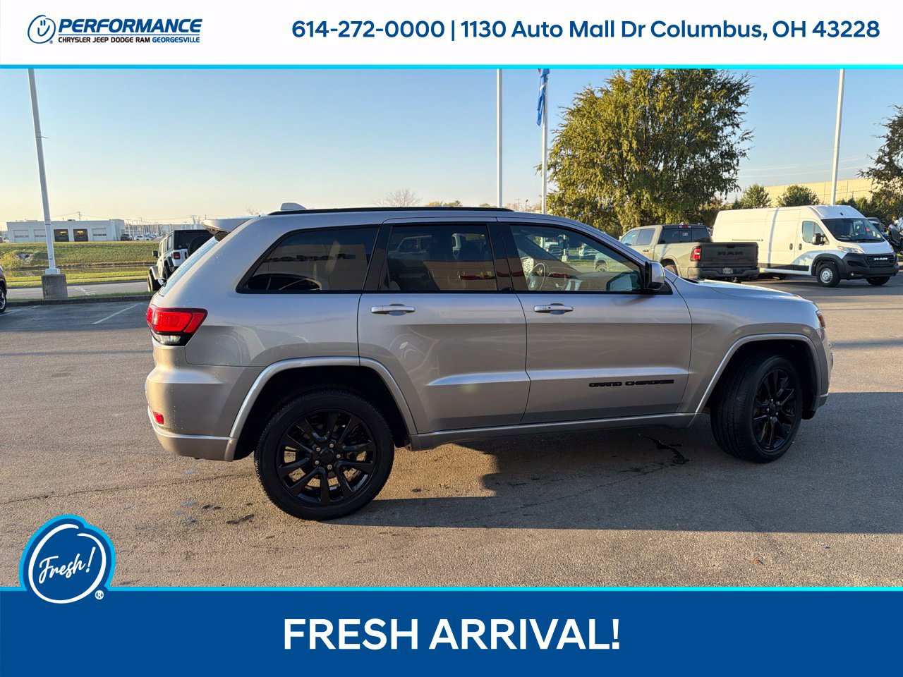 Used 2019 Jeep Grand Cherokee Altitude AWD/4WD image 11