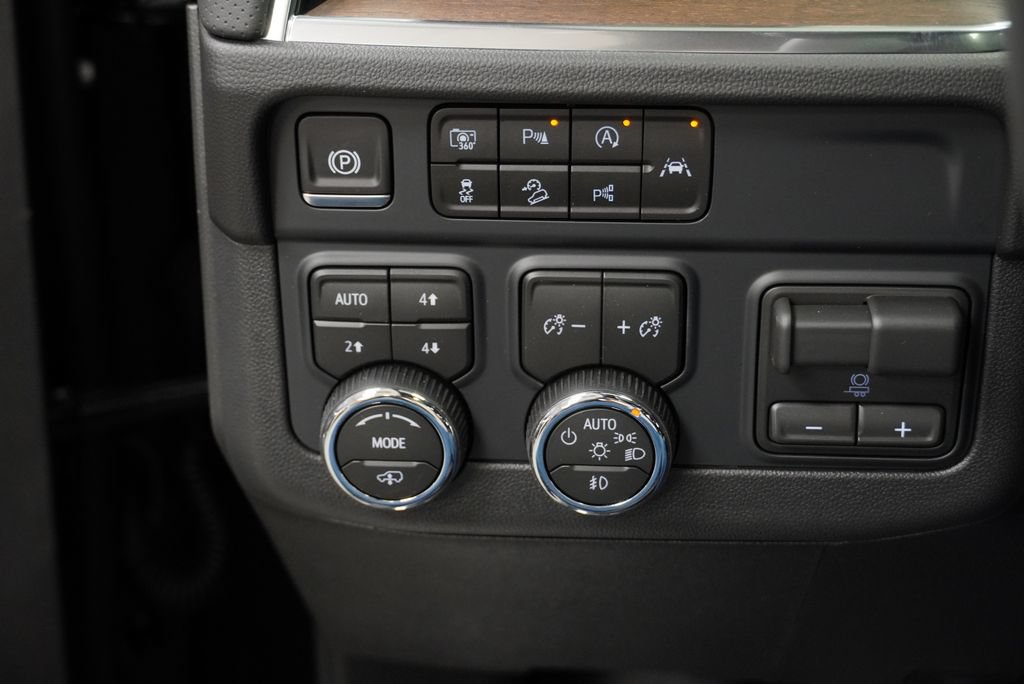 New 2026 Chevrolet Tahoe High Country AWD/4WD image 24