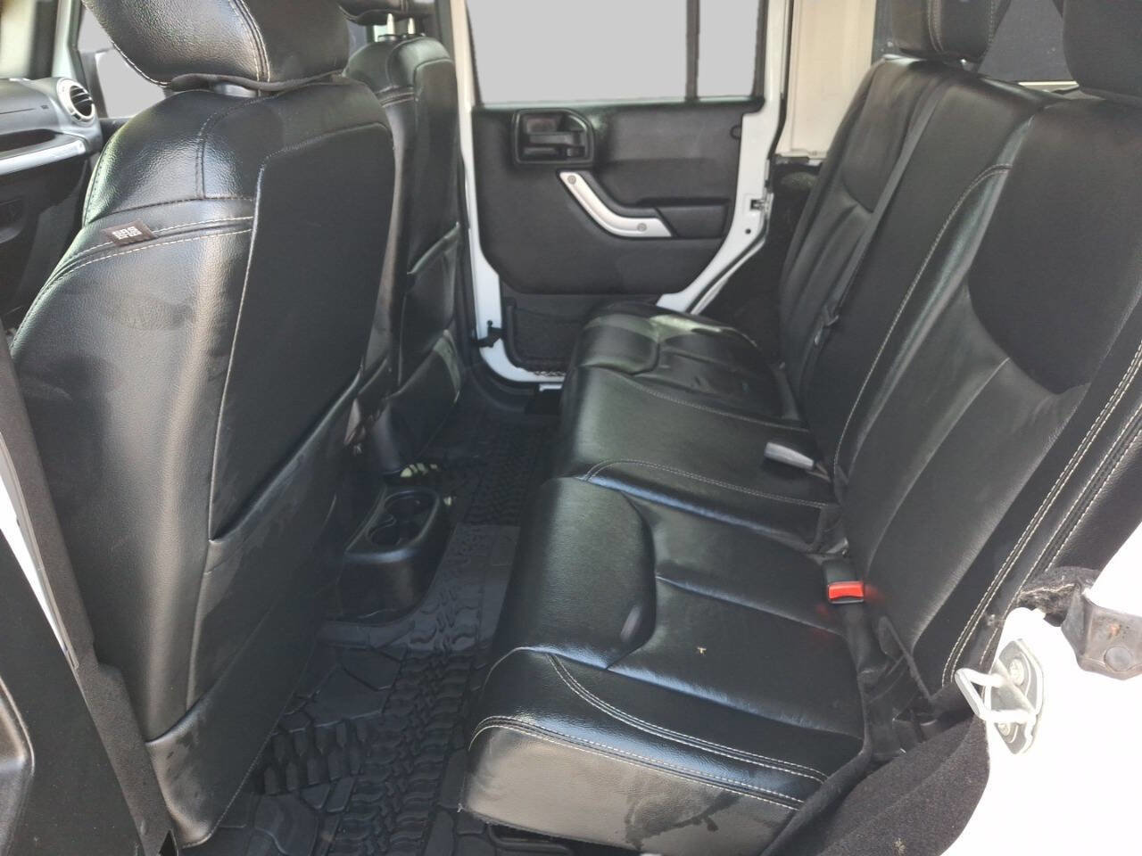 Used 2017 Jeep Wrangler Unlimited Sahara w/ Dual Top Group image 10