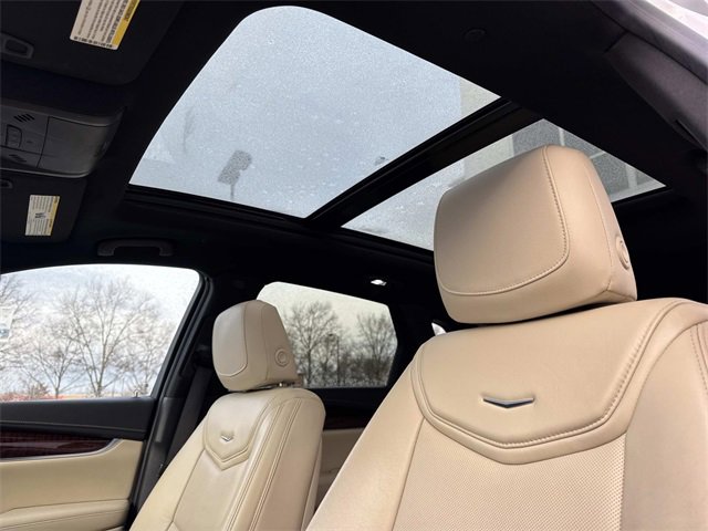 Used 2017 Cadillac XT5 Luxury w/ Driver Awareness Package image 17